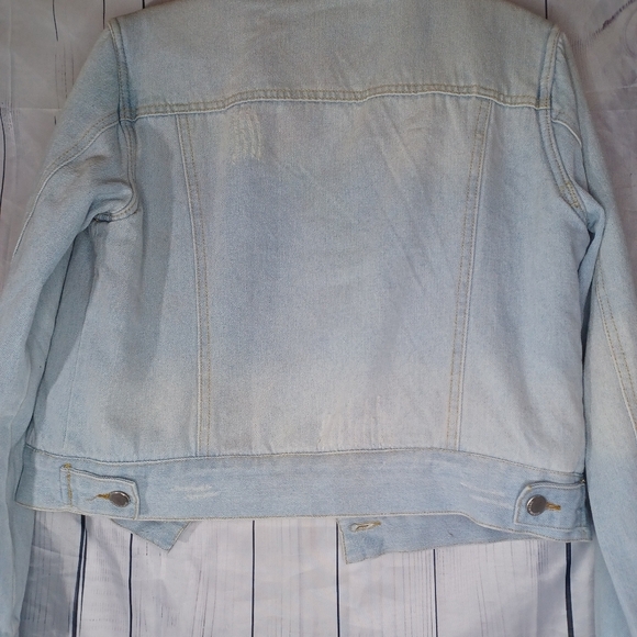 Ashley Vintage Charm Lightwash Distressed Denim Trucker Jacket Sherpa Lined - Picture 9 of 13